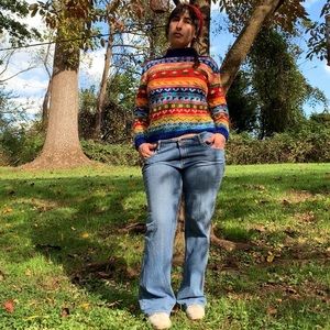Vintage Hand Knit Sweater 🌈